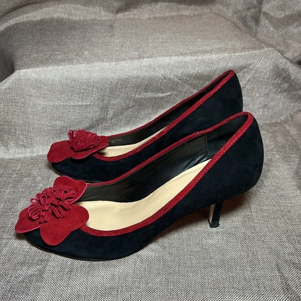 Kate Spade New York Black Suede Heels with Red Poppy Size 8